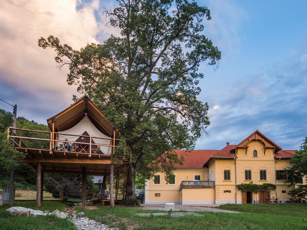 Luxury Vineyard Resort Chateau Ramsak Maribor Extérieur photo